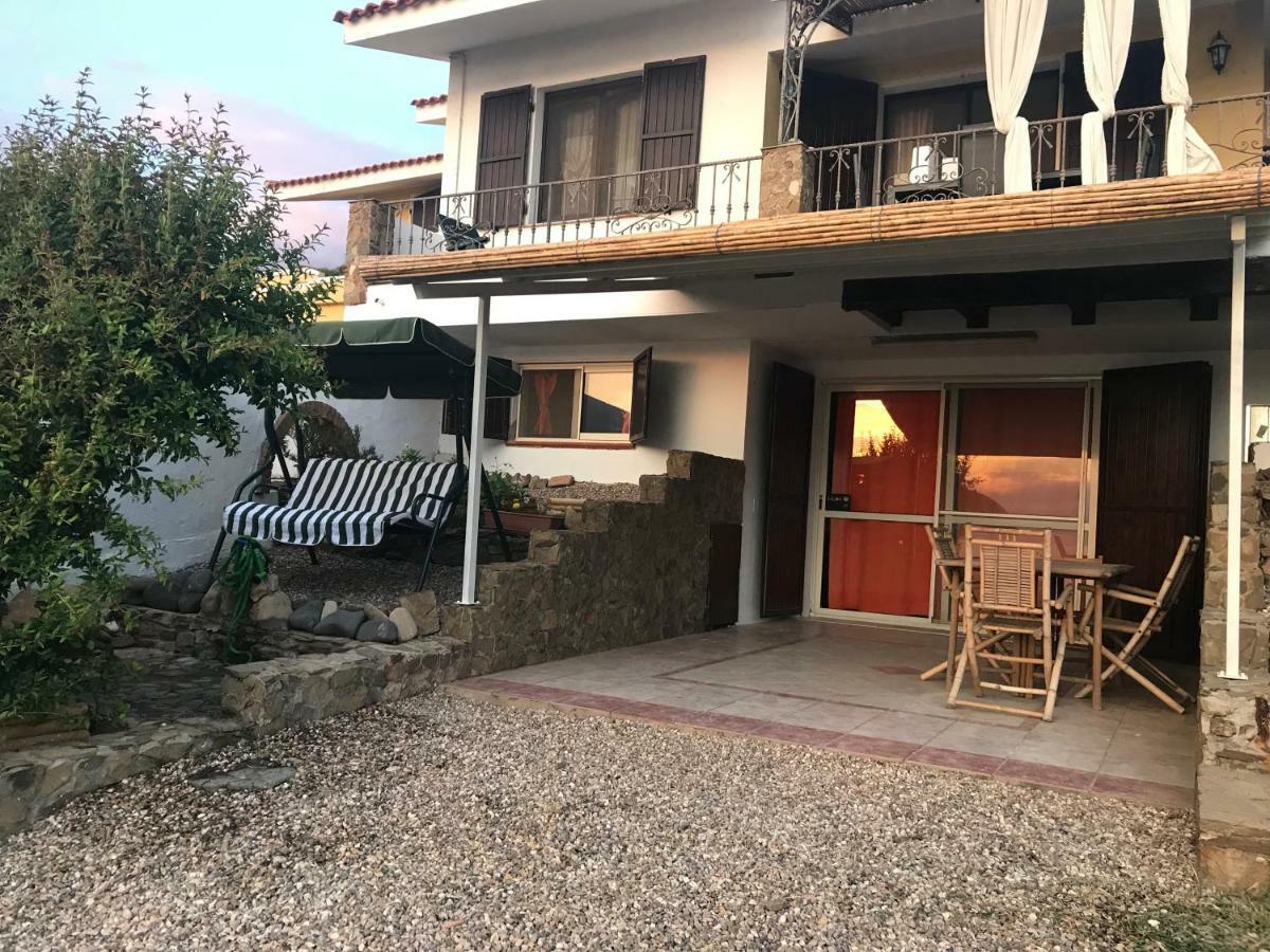 トッレ・デイ・コルサリ Casa Lugoriヴィラ エクステリア 写真